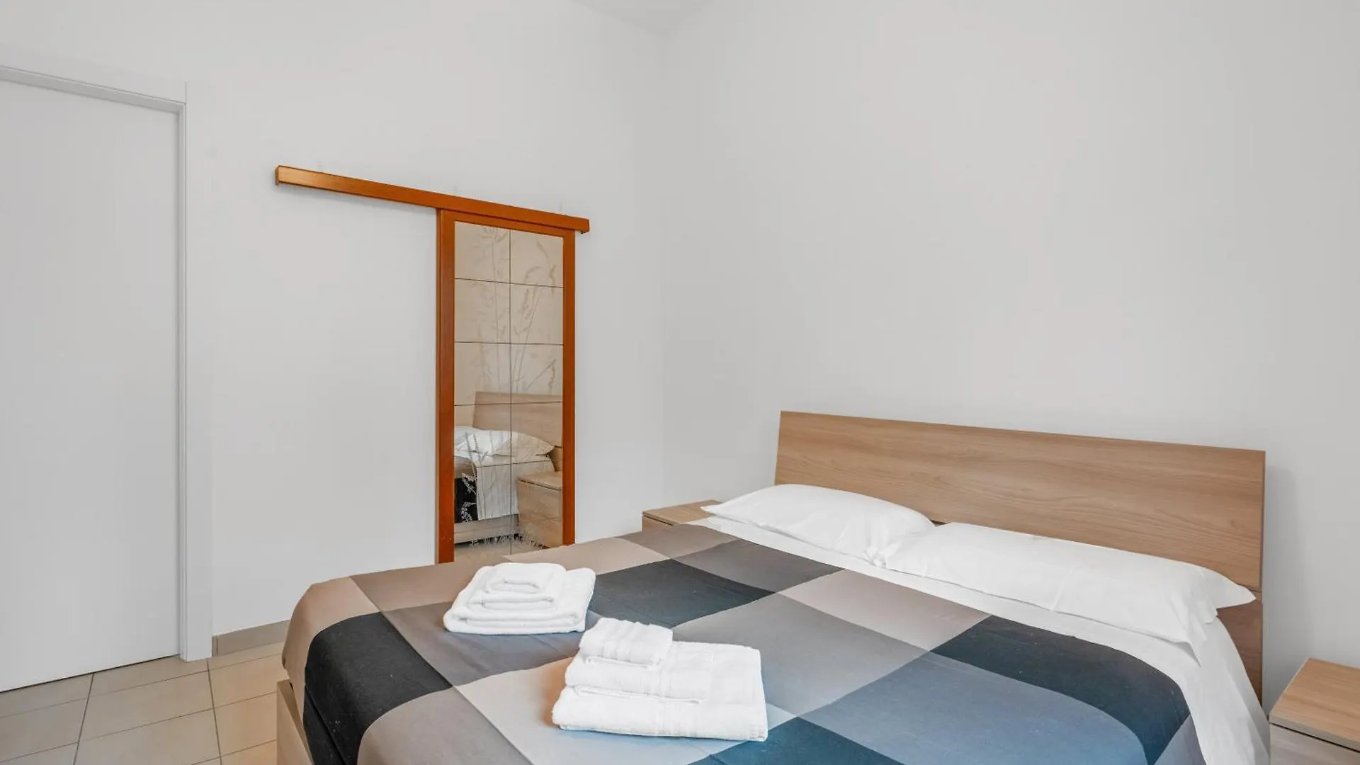 Navigli Duomo - Chateau Milan, Metro M2 E Parcheggio Gratuito Apartment