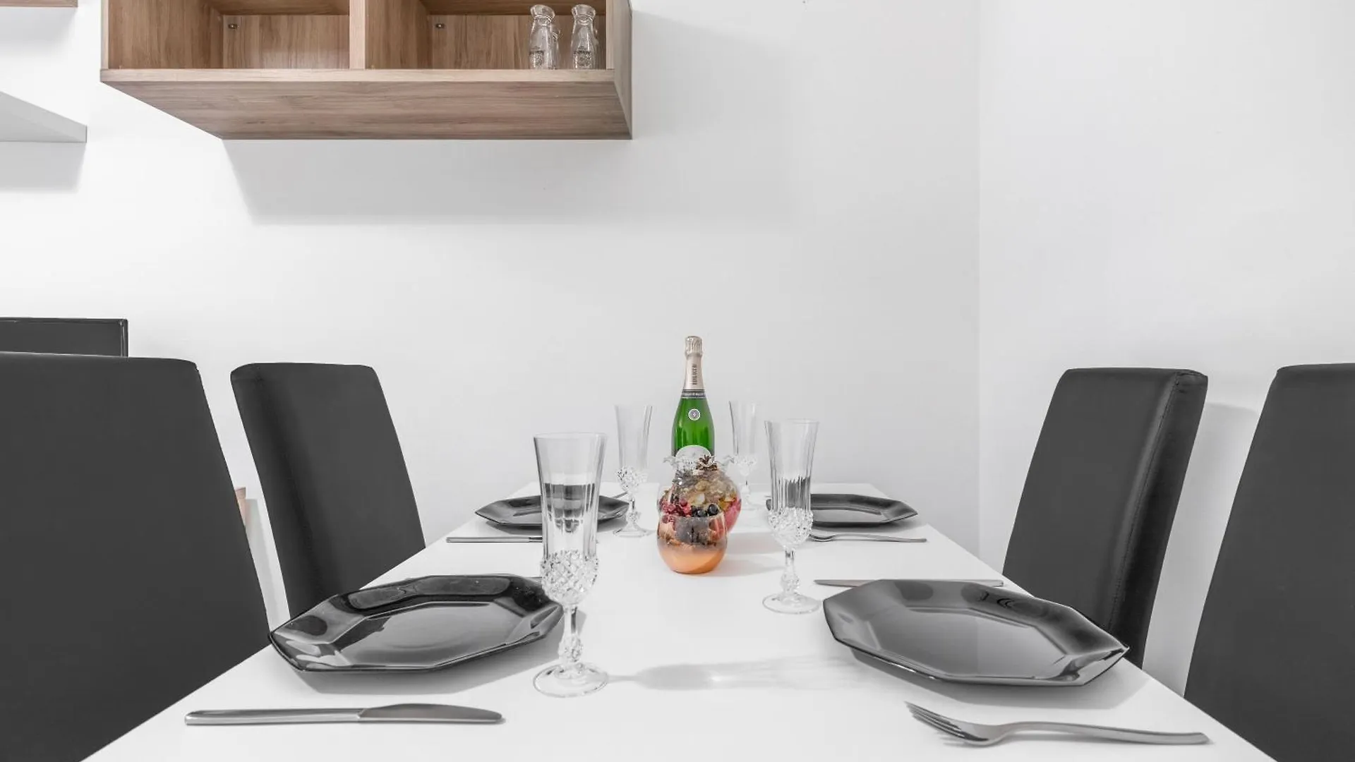 Navigli Duomo - Chateau Milan, Metro M2 E Parcheggio Gratuito Apartment Italy