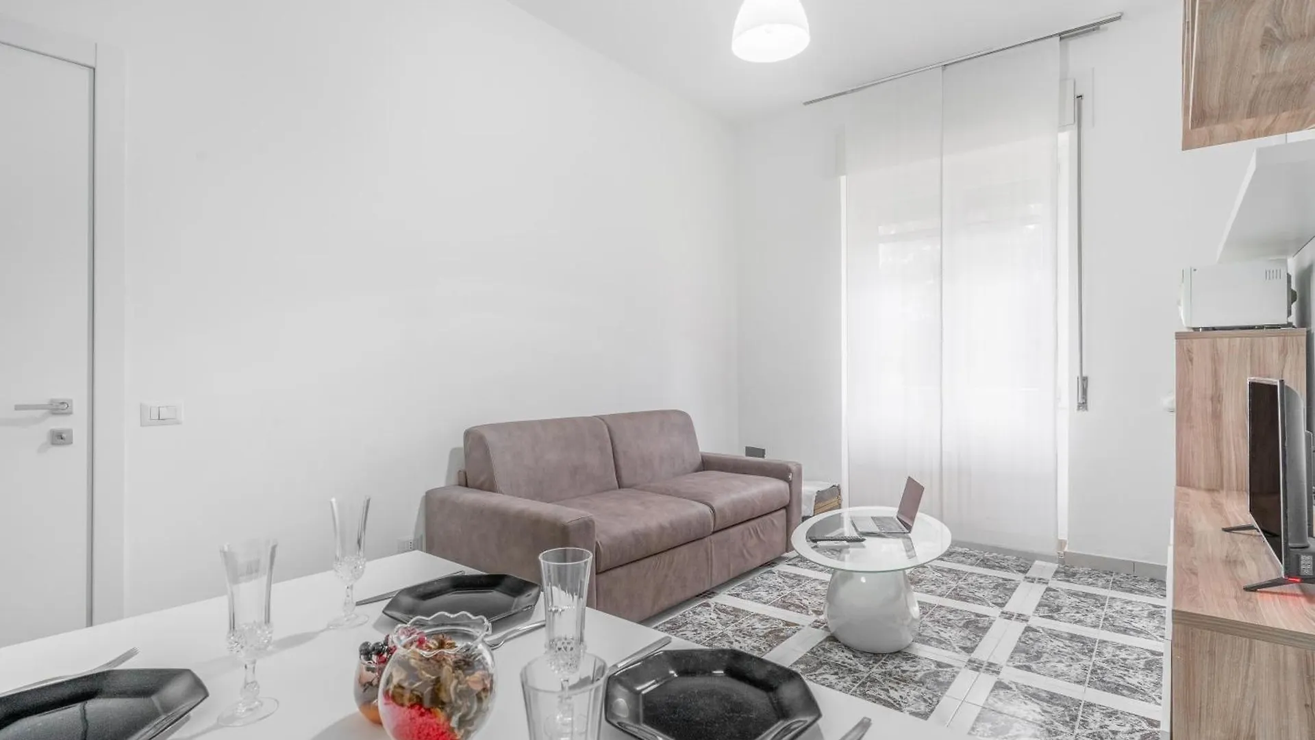Navigli Duomo - Chateau Milan, Metro M2 E Parcheggio Gratuito Apartment
