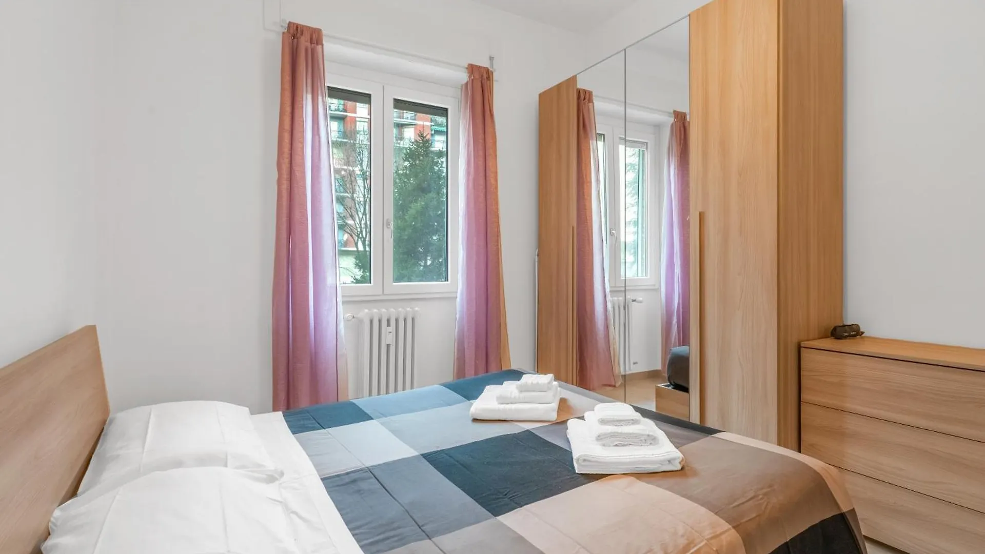 Navigli Duomo - Chateau Milan, Metro M2 E Parcheggio Gratuito Apartment Milan
